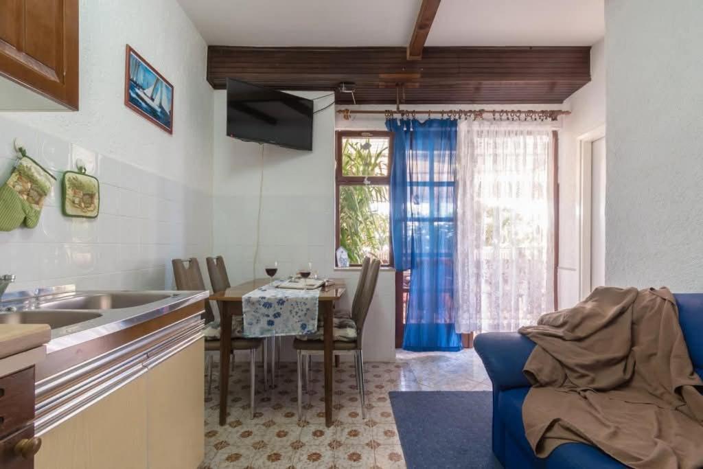 Loredana Apartments Crikvenica Rum bild